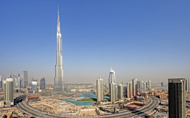 Burj-Khalifa-in-Dubai-United-Arab-Emirates3-900x562