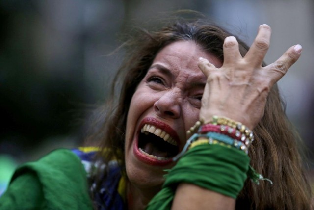 fans-react-brazil-germany-world-cup-semi-final