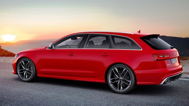 Red-Audi-RS6-Avant-Wallpaper