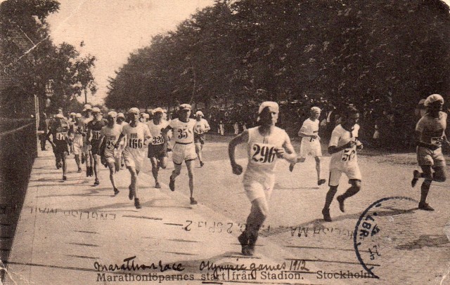 Runners-in-the-Stockholm-Olympics-1912