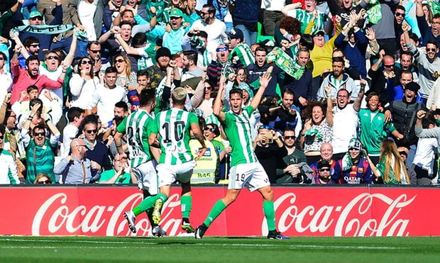 Alex Alegria celebrates after scoring vs Barcelona.
