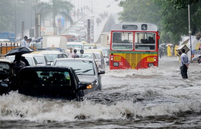 mumbai rains vs delhi pollution 