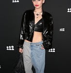 miley-cyrus-pants-caption-this-alh-061313
