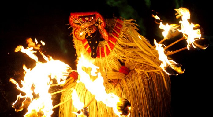 That So Called ‘Scary Thing’ Is A Popular Deity From Kerala: Theyyam: Demystified theyyam