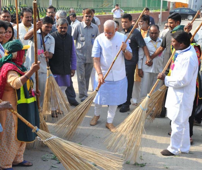 modi cleaning streets