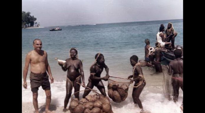 The World’s Most Isolated Tribe Is Known To Engage In Beach Orgies As A Response To Any Form Of Communication isolated tribe india
