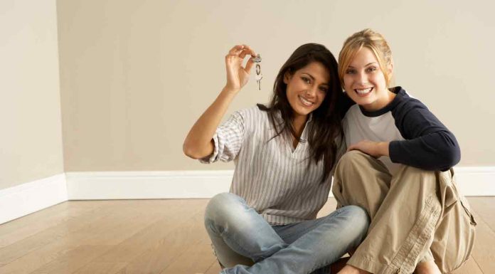 Should You Have A Roommate Or Not In College And PG Life? roommate