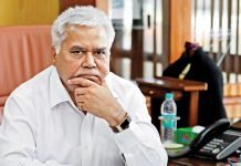 TRAI Chairman Challenges Twitter To Get His Personal Data ‘Leaked’ After An Aadhaar Challenge & He Lost