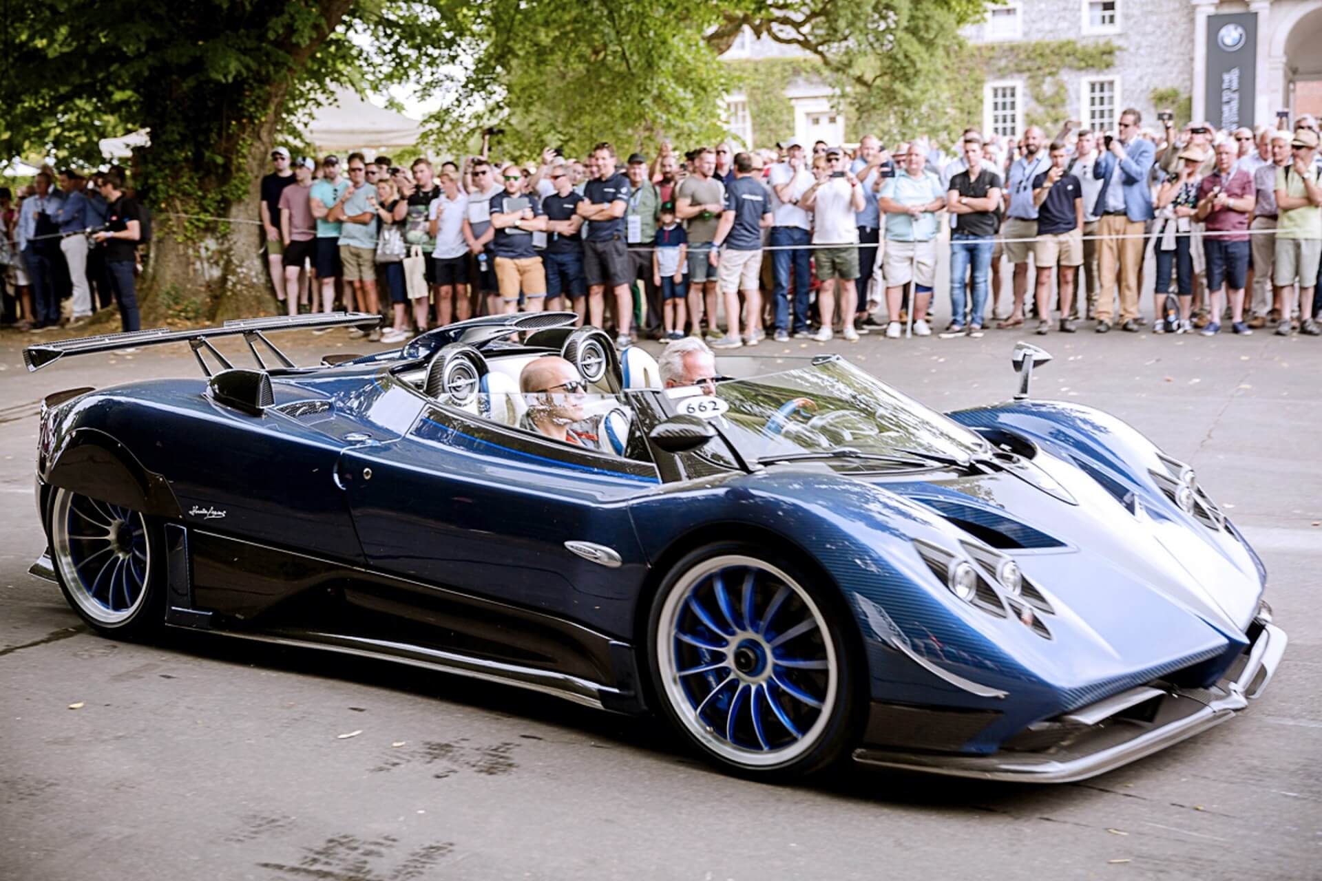 Автомобиль стоимостью 2400 долларов. Пагани зонда HP Barchetta. Машина Pagani Zonda HP Barchetta. Пагани зонда 2018. Пагани зонда кабриолет.