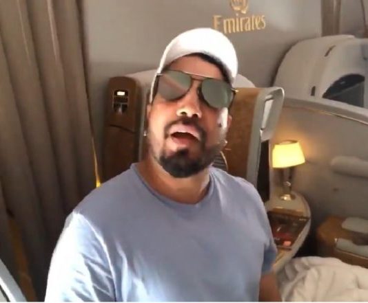 Mika Singh Booking The Entire First Class Of A Flight Shows Indians Still Don’t Know How To Show-Off Properly Mika Singh booked entire first class