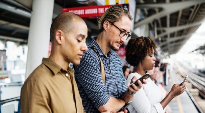 In Pics: Beware Of The WhatsApp Disease Which Can Harm Your Joints And Bones whatsapp disease, whatsappitis