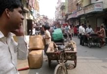 Do Small Town People Feel Complexed From Metro City Crowd? small town people