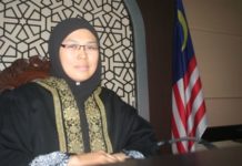 Malaysia’s First Woman High Court Judge To Pass Judgements On Polygamy, Caning & Other Controversial Issues