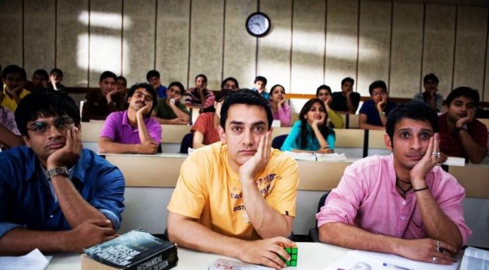 10 Things Localites Experience In College: Complete Opposite Of Hostel Life