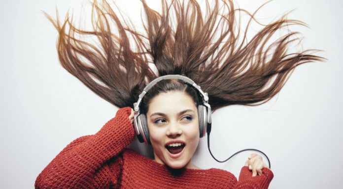 We All Love Our Earphones, Be It For Music Or Blocking People Out, But It Has Its Problems Too