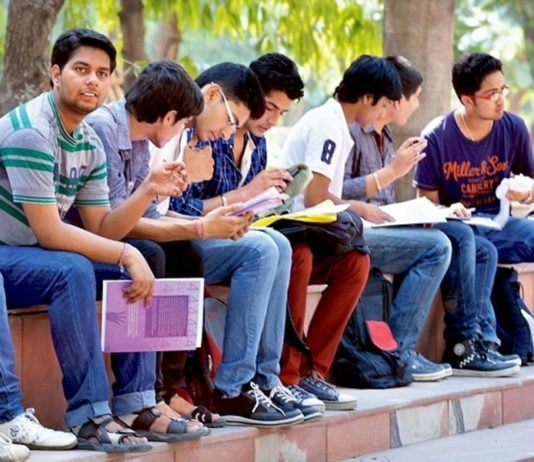 Courses That Commerce Students Can Pursue If They Don’t Meet DU’s High Cut Offs