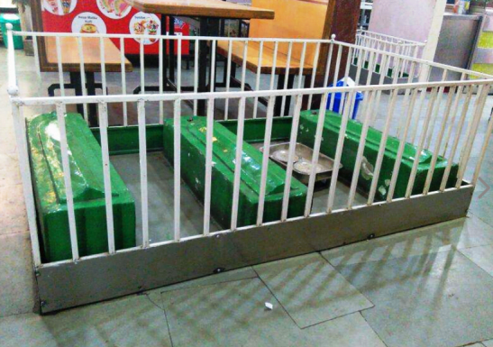 This Bizarre Restaurant Gives You A Chance To Enjoy Your Meal While Sitting Alongside Graves