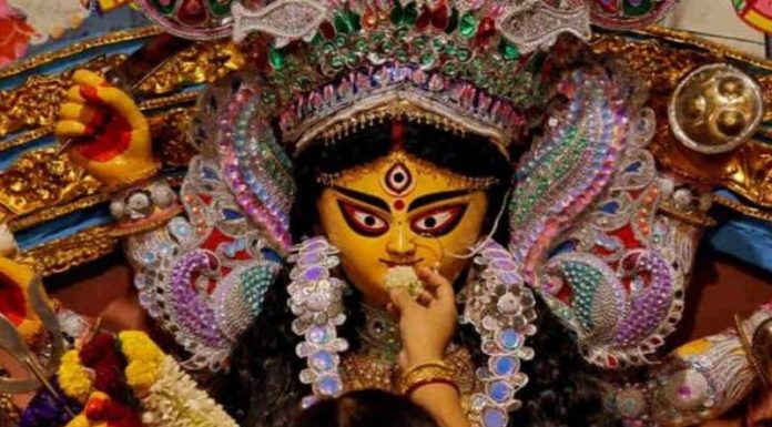 Breakfast Babble: Bengalis Eat Non-Veg During Durga Puja And It Is Completely Fine! durga puja