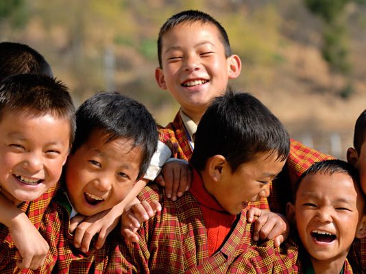 सबक हम दुनिया के सबसे खुशहाल देश भूटान से सीख सकते हैं