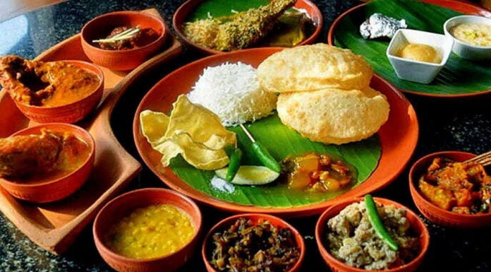 In Pics: 12 Iconic Dishes And Desserts You Must Have (And From Where) If You Are In Kolkata