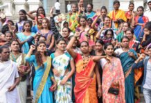 Humanity Rises To The Occasion As Transgender Community Also Comes Forward For Daily Wagers