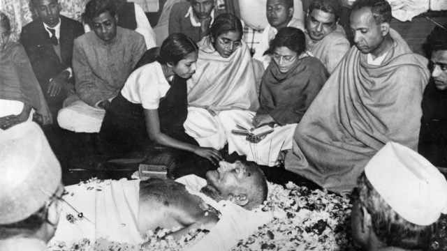 back in time gandhi assassinated and killed by nathuram godse gandhi assassinated and killed