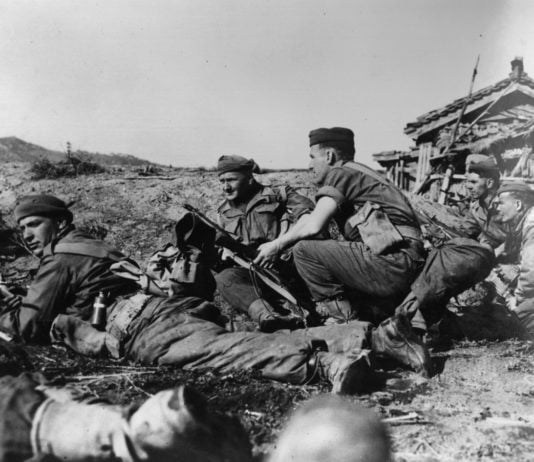 рдЙрддреНрддрд░ рдХреЛрд░рд┐рдпрд╛ рдФрд░ рджрдХреНрд╖рд┐рдг рдХреЛрд░рд┐рдпрд╛ рдЕрд▓рдЧ-рдЕрд▓рдЧ рдХреНрдпреЛрдВ рд╣реЛ рдЧрдП?