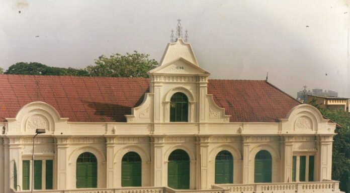 India’s Oldest Bookshop Has Been In Existence Since 1844 oldest bookstore of India