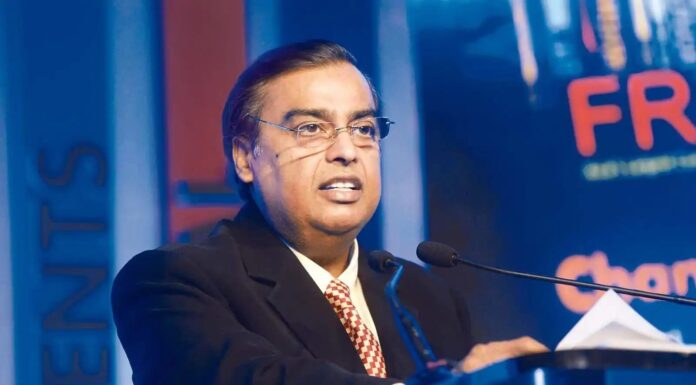 Mukesh Ambani Is Making 90 Crores Per Hour, What Do Other Big Business People Make?