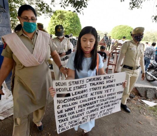 Scary To See 9 Year Old Environment Activist Being Detained By Delhi Police Delhi Police
