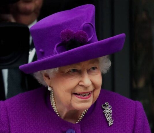 French Radio Station Accidentally Publishes Obituaries Of Living People Including Queen Elizabeth II