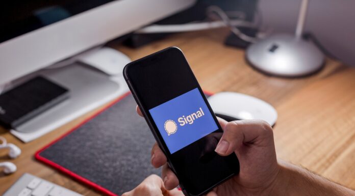 Why My Team Switched Back From Signal To WhatsApp Despite Privacy Scares