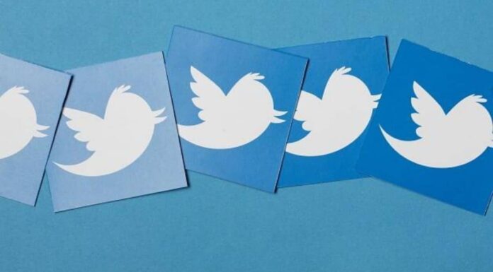 Singles React To #WeMetOnTwitter With Hilarious Memes, As Couples Share Love Stories Close To V-Day