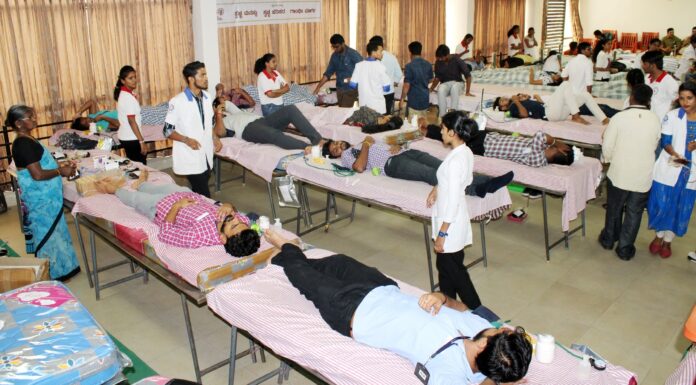 SC Asks Govt. Why The Transgender Community, Gay Men Are Barred From Donating Blood