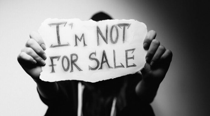 What Is The Mystery Behind The Street Art Of The Missing Girl?