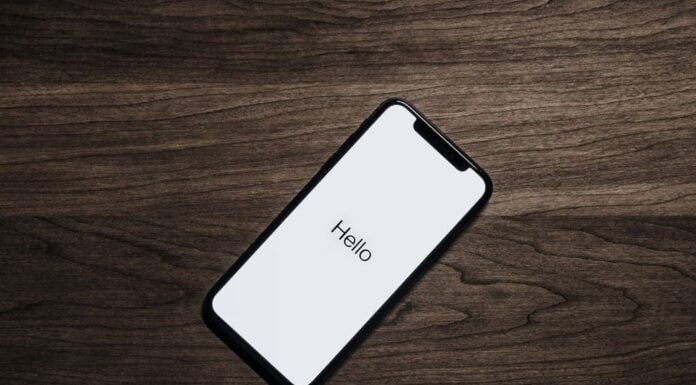 How Did Apple Sell More Smartphones Than Samsung in the Final Quarter of 2020?