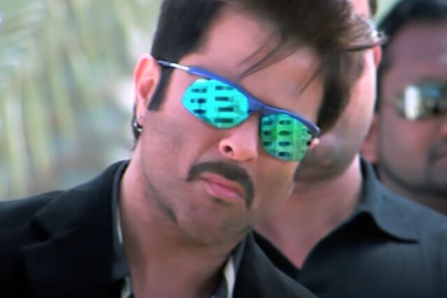Majnu Bhai Enters With Taking His Special Glasses Off