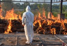 एक महामारी की राजनीति: भारत की दुखद वास्तविकता