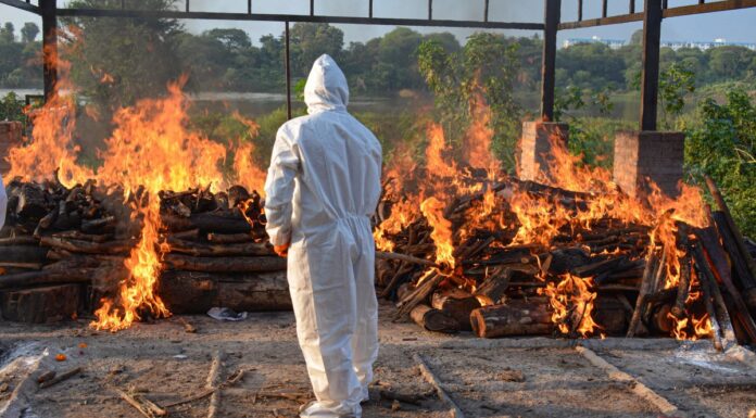 एक महामारी की राजनीति: भारत की दुखद वास्तविकता