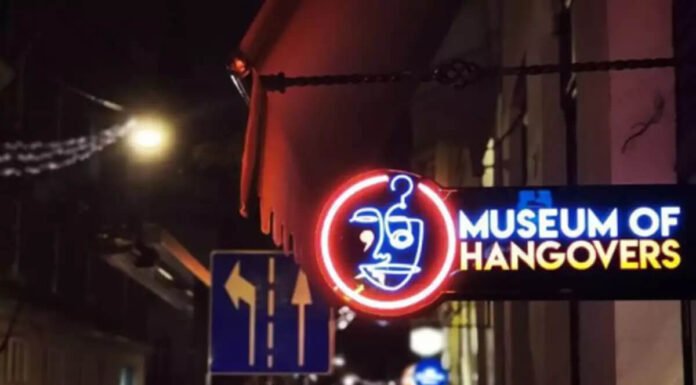 आपकी नशे की कहानियों को अब हैंगओवर संग्रहालय में जगह मिल सकती है