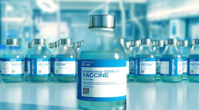 भारत में अगले महीने शुरू हो रहा है 18 साल से ऊपर के लोगों के लिए टीकाकरण का तीसरा चरण