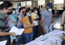 क्या टीकाकरण की लागत राज्यों को दिवालिया बना सकती है?