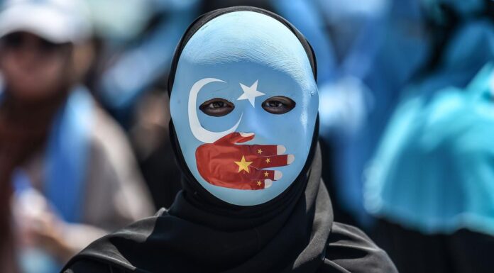 रिसर्चड: उइगर मुसलमानों के चीन के अत्याचारपूर्ण उल्लंघन का इतिहास