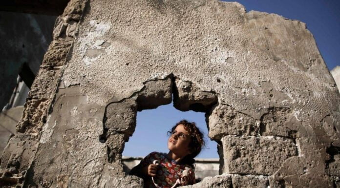 In Pics: How Gazans Are Camping By The Rubble Of Their Homes After The Israel-Gaza Conflict