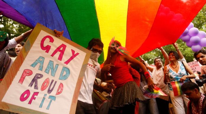 भारत में एलजीबीटीक्यू+ समुदाय के सदस्य के रूप में अपने अधिकारों को जानें, इससे पहले कि आप बाहर आने का फैसला करें