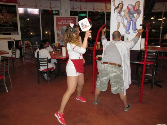 fantastisk kampagne utilstrækkelig In Pics: Heart Attack Grill- A Restaurant Known For Spanking Customers If  They Don't Finish Their Food