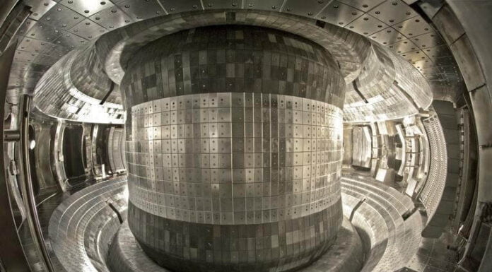 चीन ने एक “कृत्रिम सूर्य” विकसित किया है जो वास्तविक सूर्य के 10 गुना तापमान को प्राप्त कर सकता है