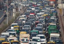 जीवन कौशल जो स्कूल में नहीं पढ़ाते हैं: भारत में ड्राइविंग लाइसेंस कैसे प्राप्त करें