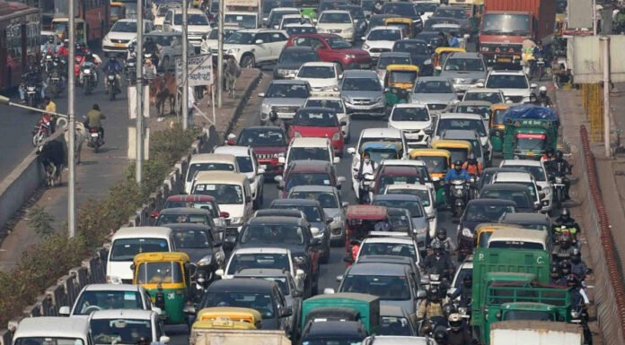 जीवन कौशल जो स्कूल में नहीं पढ़ाते हैं: भारत में ड्राइविंग लाइसेंस कैसे प्राप्त करें