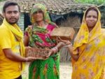 Youth Protest Against The Delay Of Construction Of AIIMS In Darbhanga By Collecting Bricks